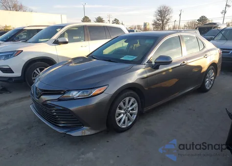 2020 Toyota Camry Le из США, поврежденный, VIN 4T1C11AKXLU864661